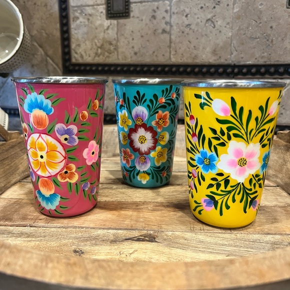 Hand painted floral cups - Picture 1 of 2
